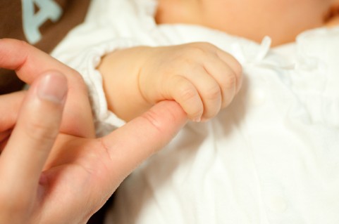 赤ちゃんの指